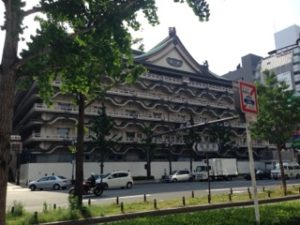 この建物は、、、、、、