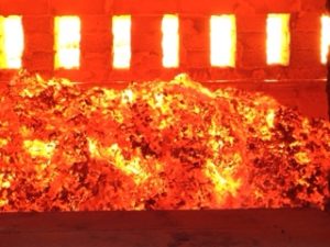 窯を焚くとは、、、