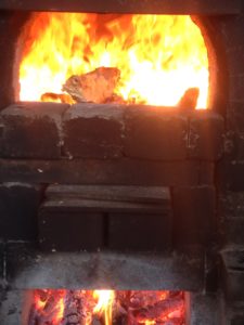 登り窯の焼成スタート、、、