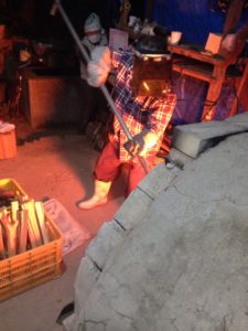 窯焚きにお邪魔虫、、、、、