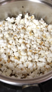 ポップコーンを、、、、、