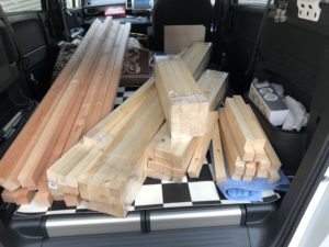 作業場の棚作りを、、、、、