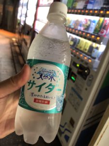 夜に車を走らせて、、、、、