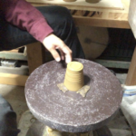 陶芸作品　裏削り　蹴りロクロで、、、、、