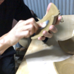 陶芸　須恵器作品　小皿（角）　研く（みがく）、、、、