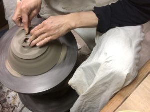 7寸皿の高台削り、、、、、、