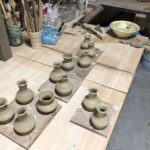 一輪挿しのロクロ作業、、、、、