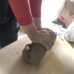 食器つくりの作業を、、、、、