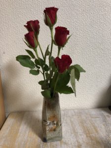 焼き締めの一輪挿しに、、、、