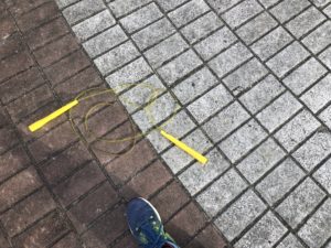 縄跳びを、、、、、